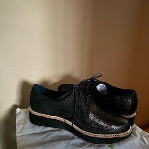 Antelope Oxford